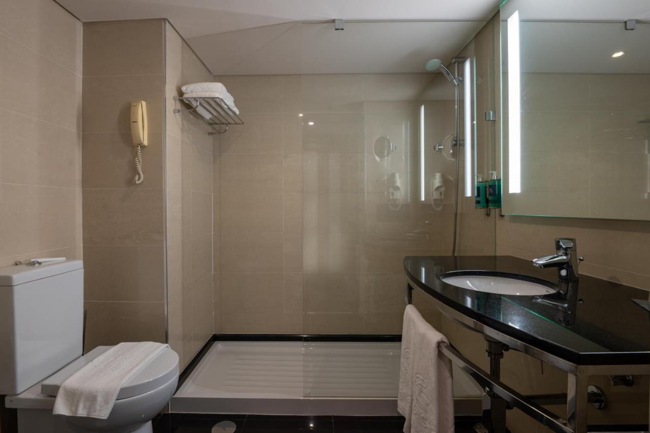 Twin Room,1404026342:JPEG