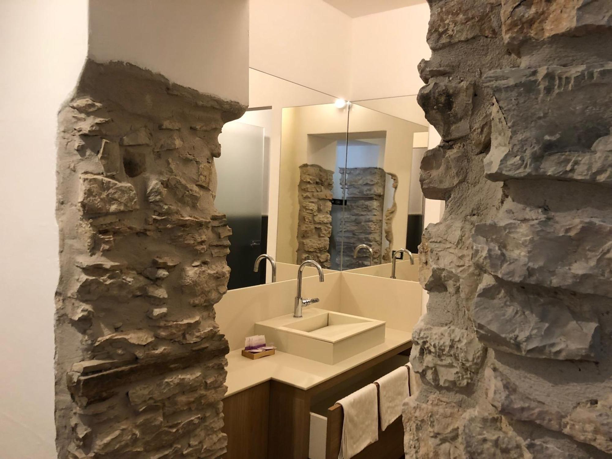 Double Room,1697246672:JPEG