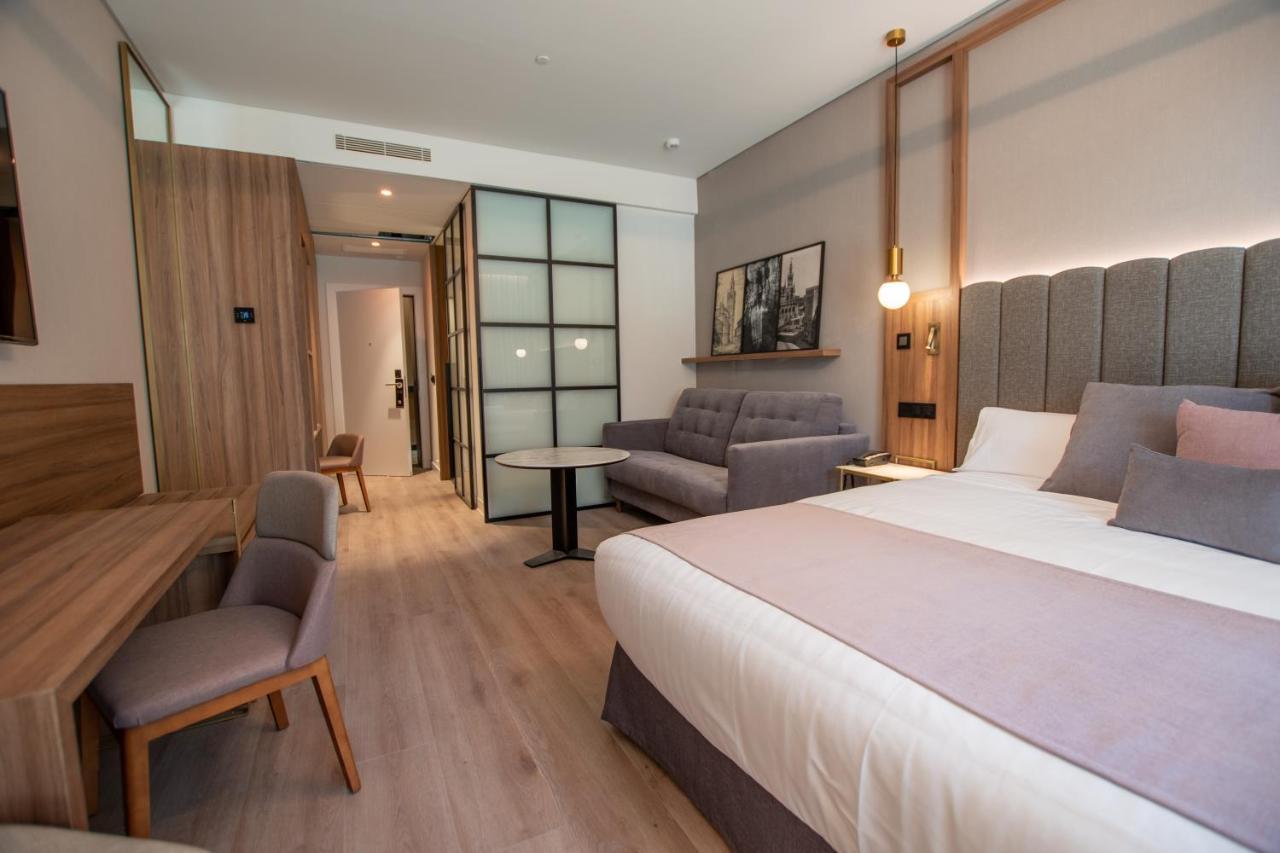 Junior Suite con Letto Supplementare e Parcheggio