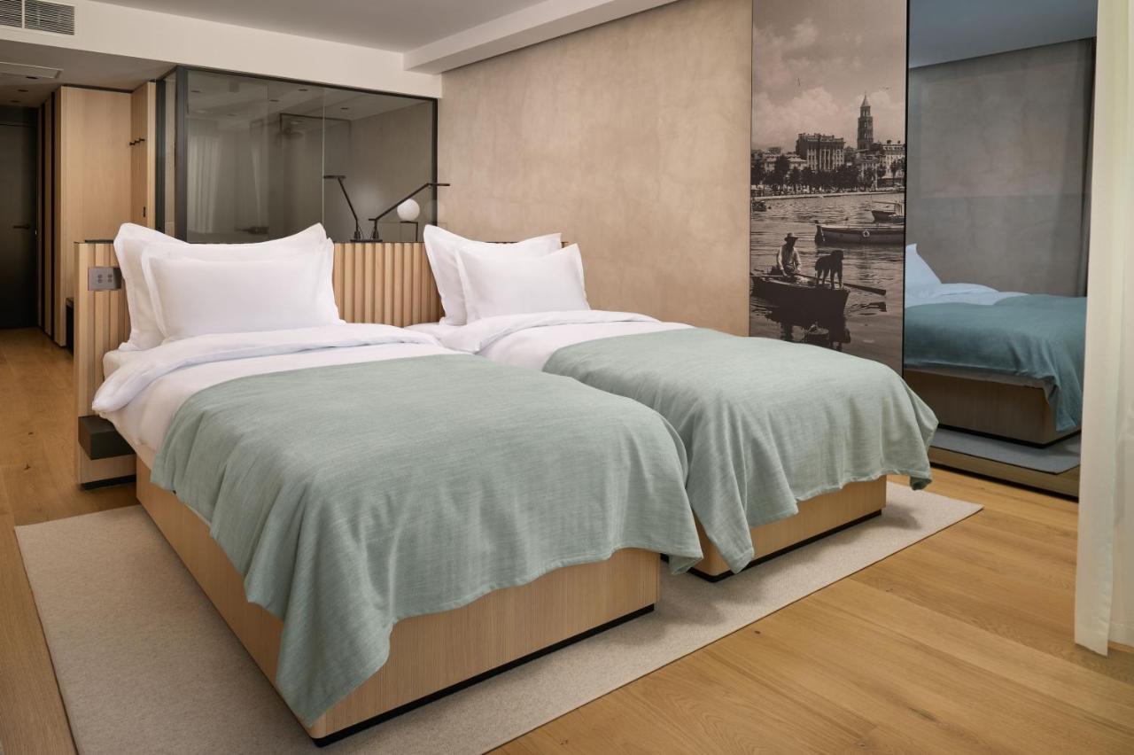 Premium Twin Room with Balcony and City View,1294992613:JPEG