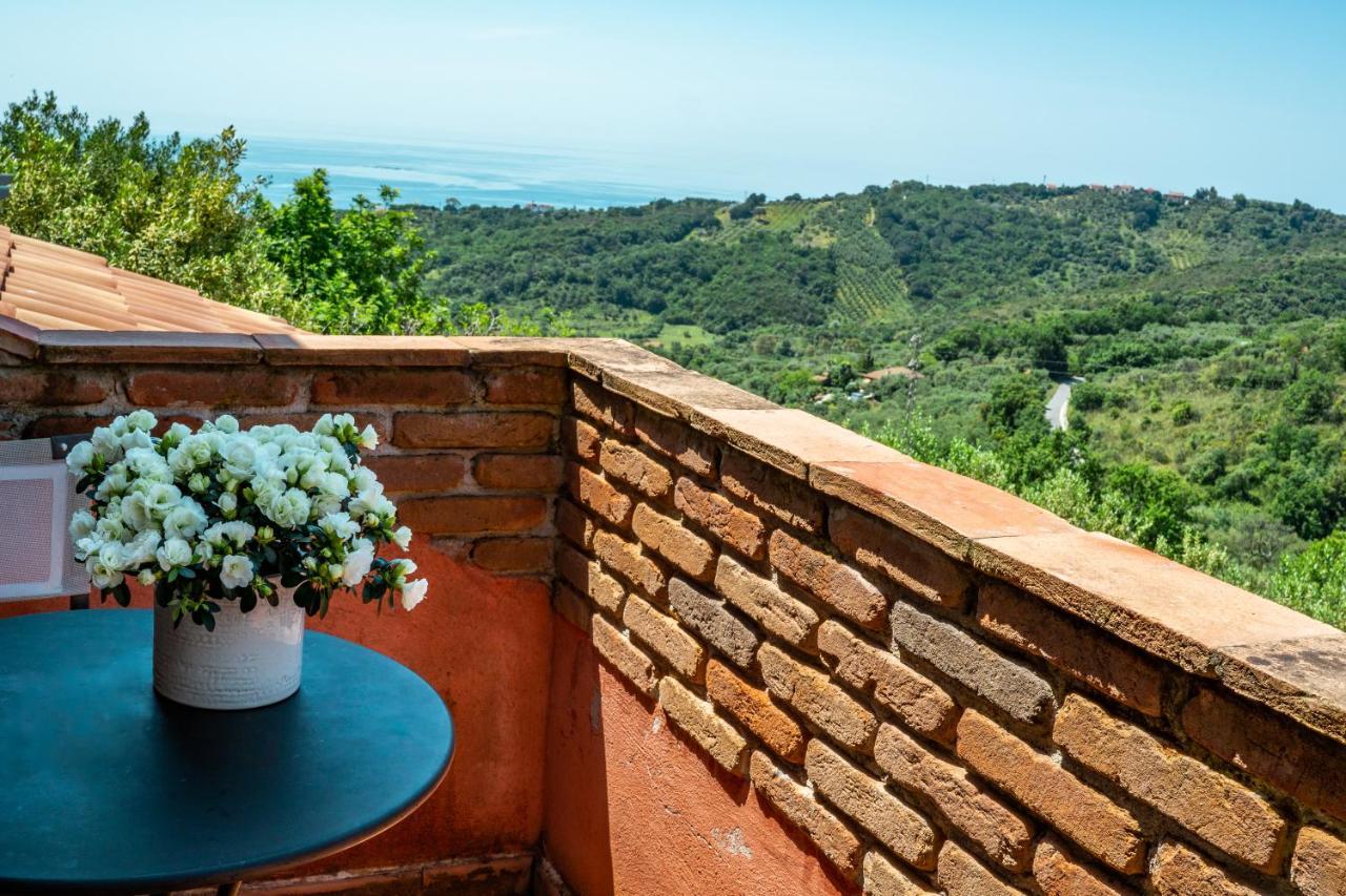 One-Bedroom Apartment Sea View