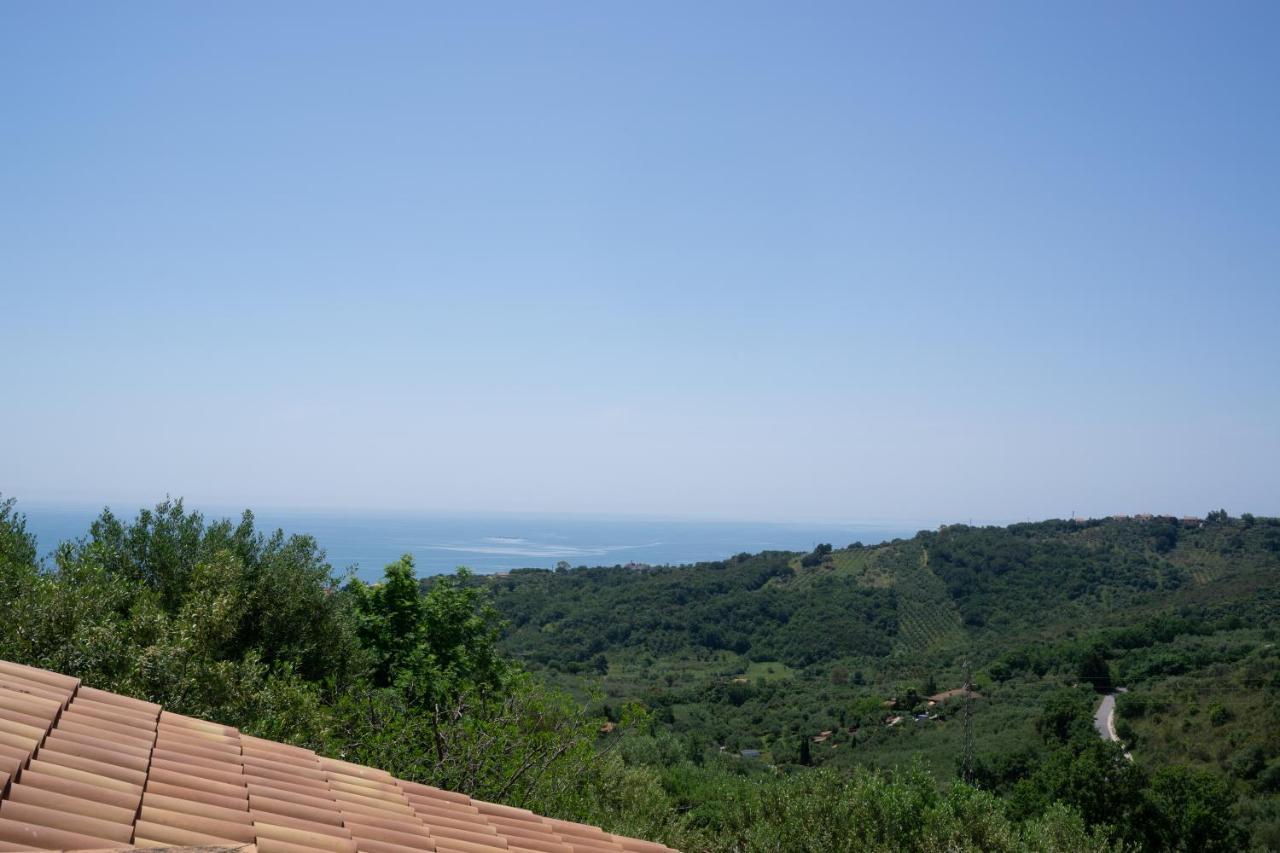 One-Bedroom Apartment Sea View