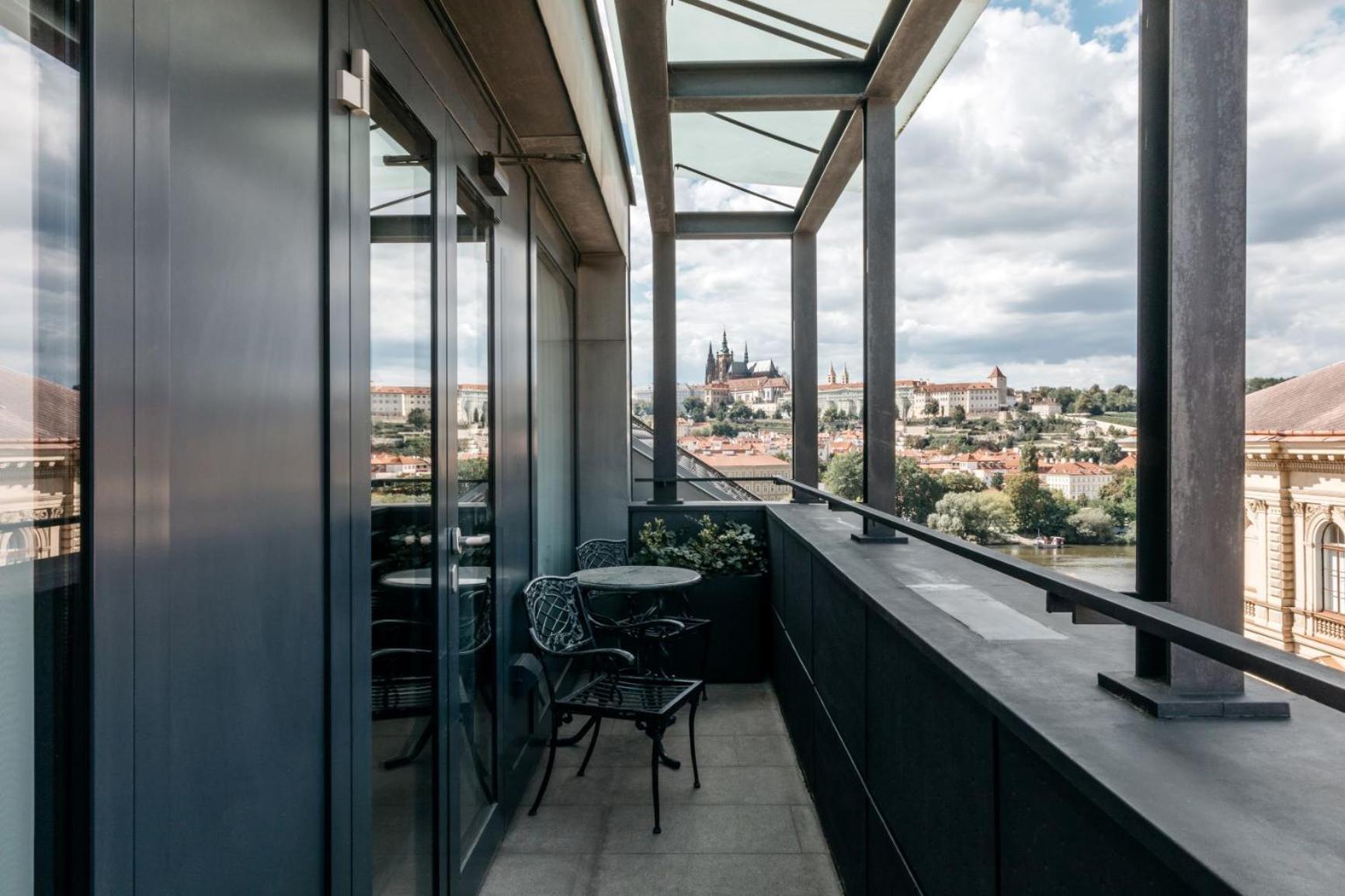 Suite su 2 Livelli con Balcone