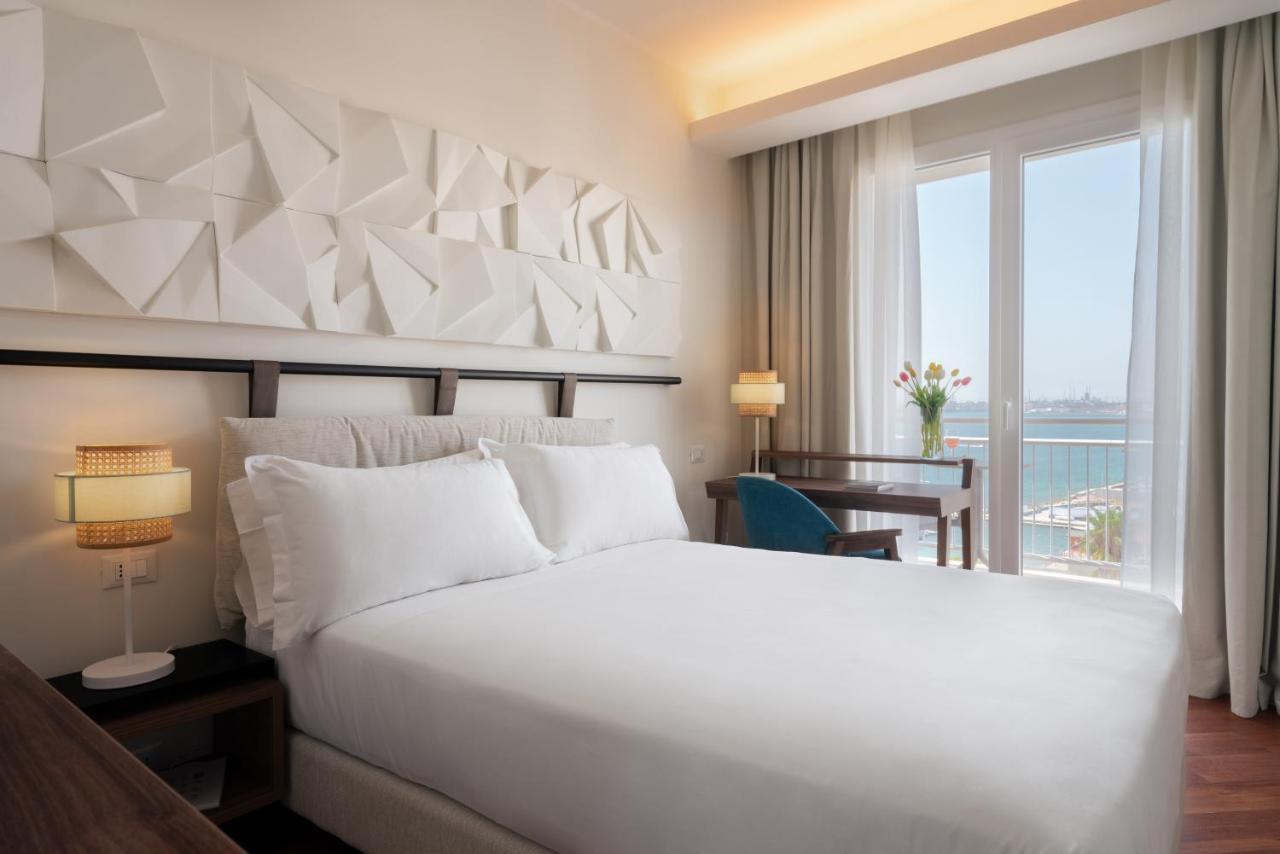 Camera Superior con Letto alla Francese e Vista Mare