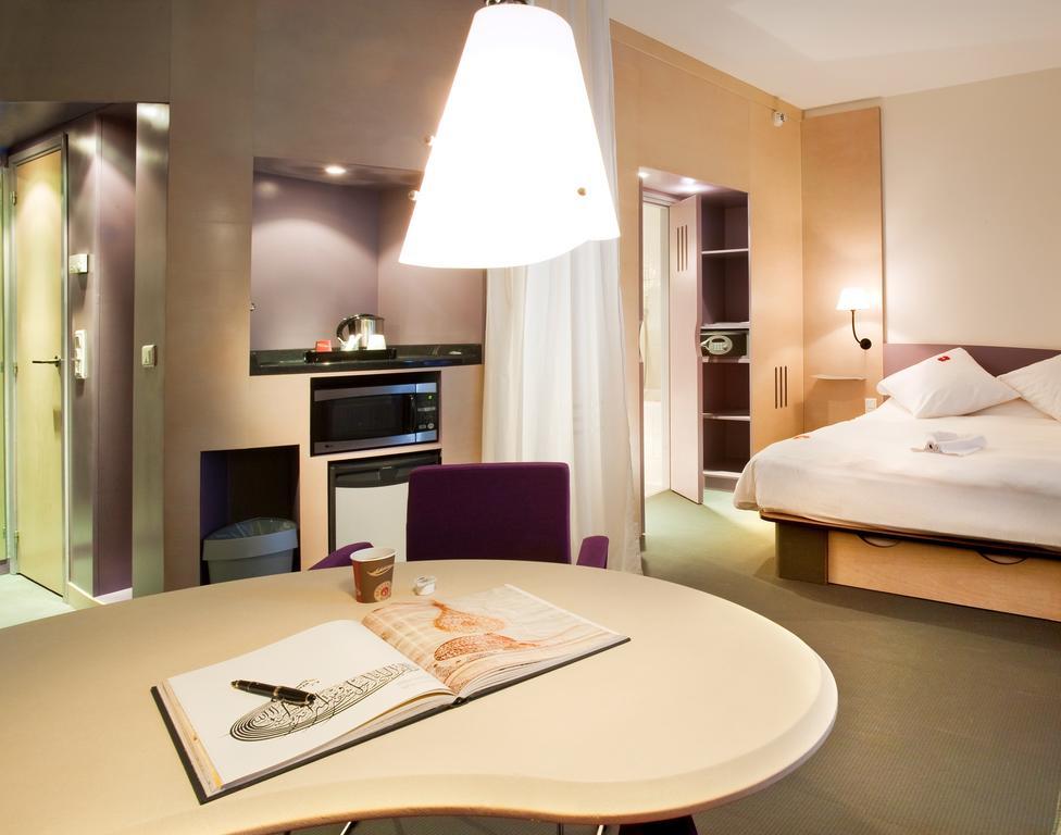 Superior Double Room Sofa City View