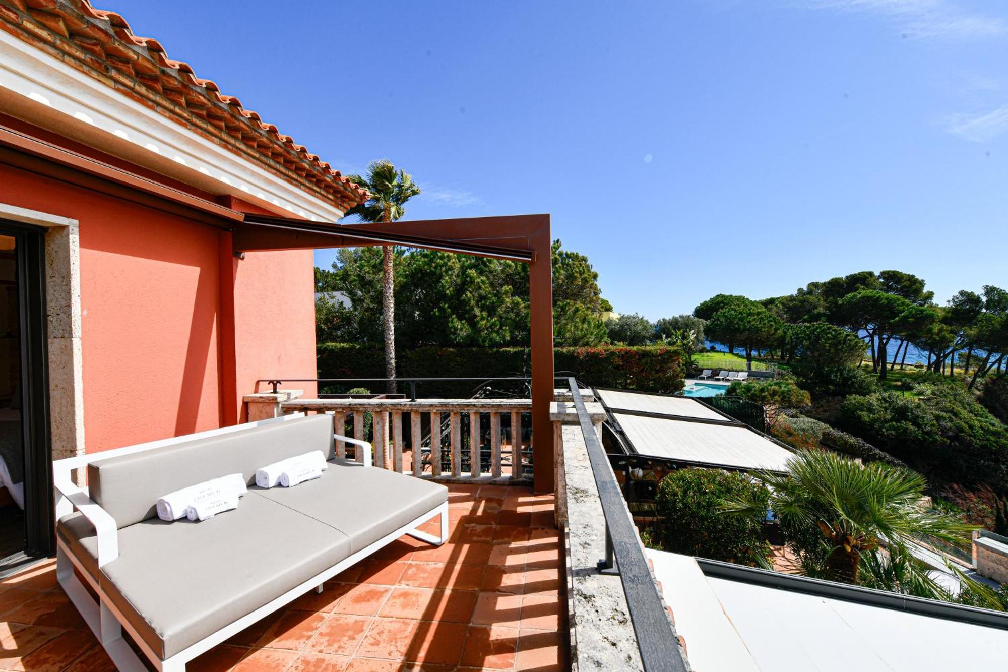 Sea Front Panoramic Suite