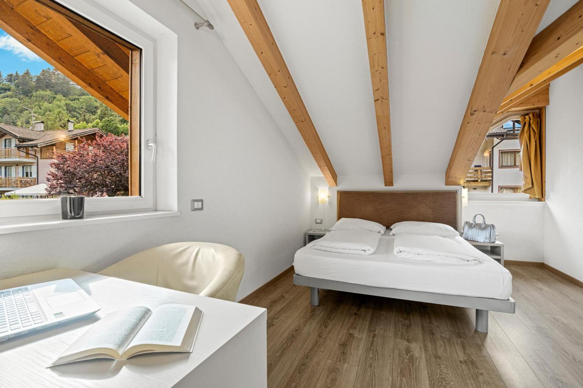Superior Two-Bedroom Apartment - Attic (6 people),1598434937:JPEG