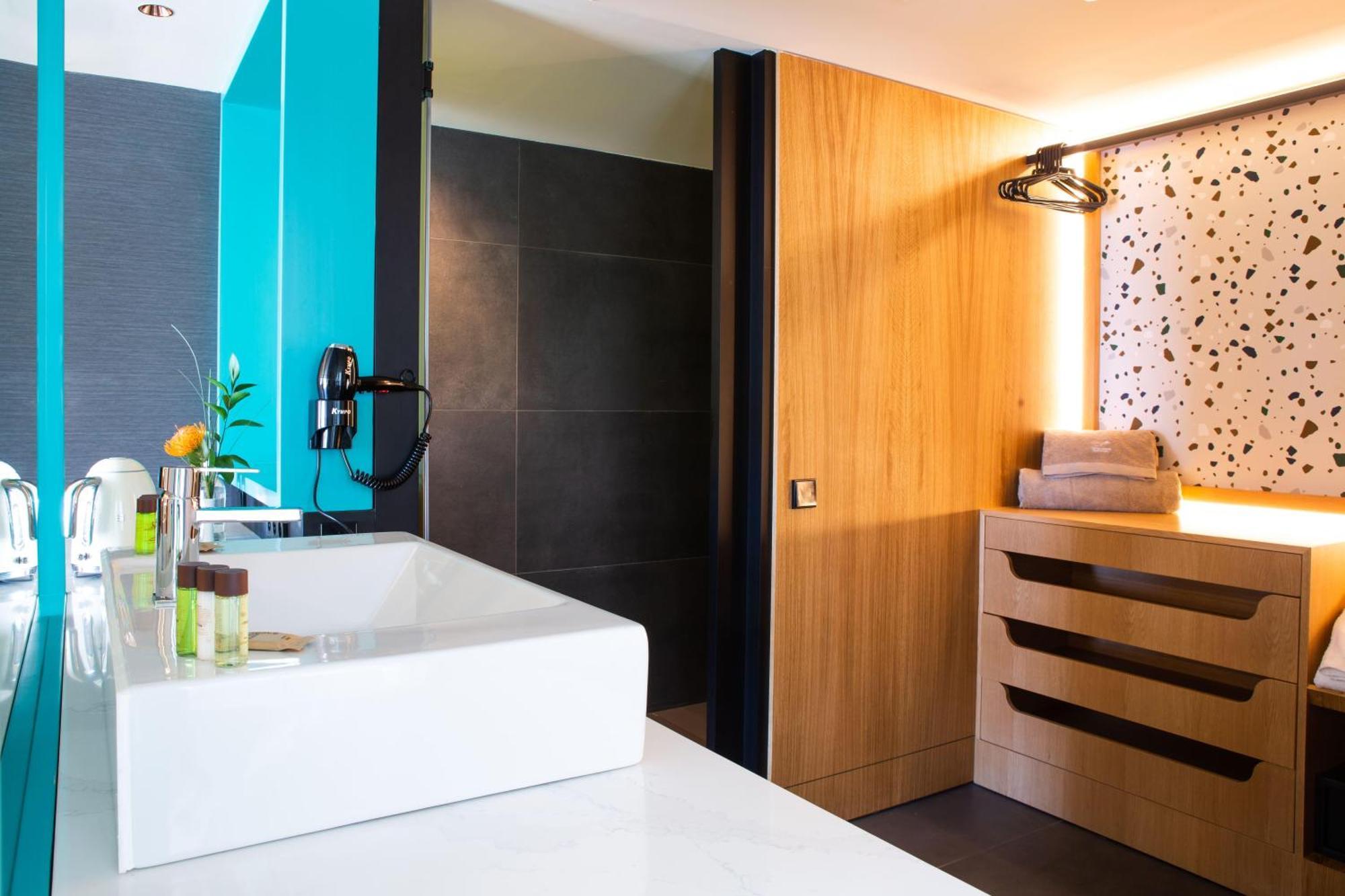 Superior Double Room with balcony, sea view and air conditioning,1691981789:JPEG