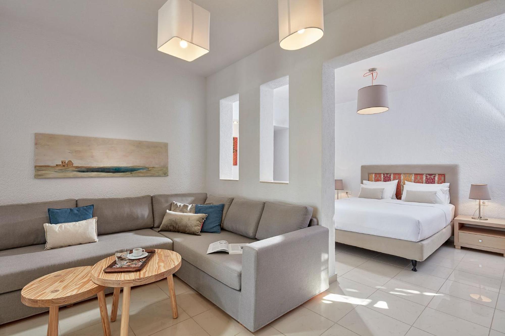 Deluxe Palm Suite