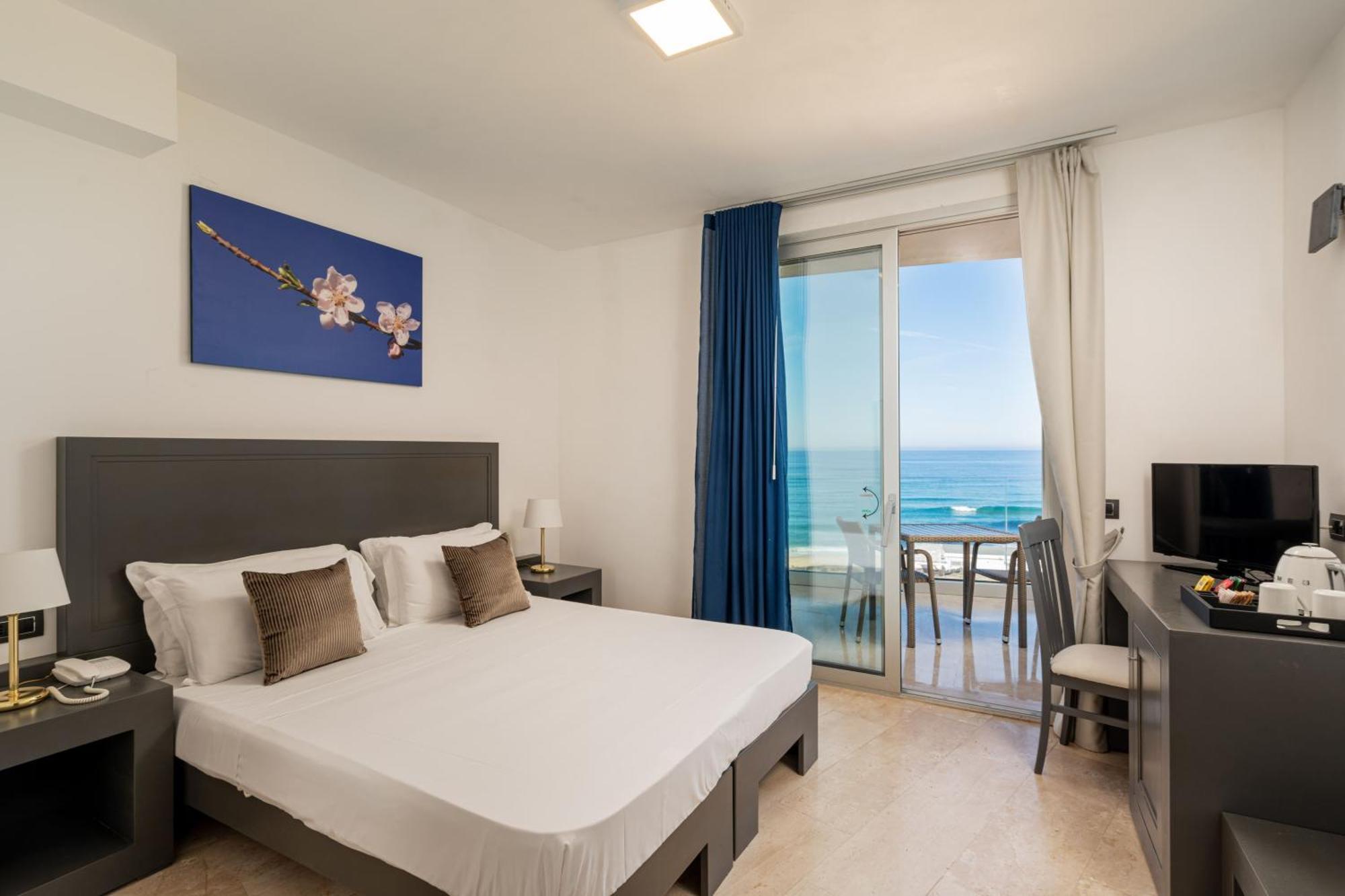 Superior Room Frontal Sea View