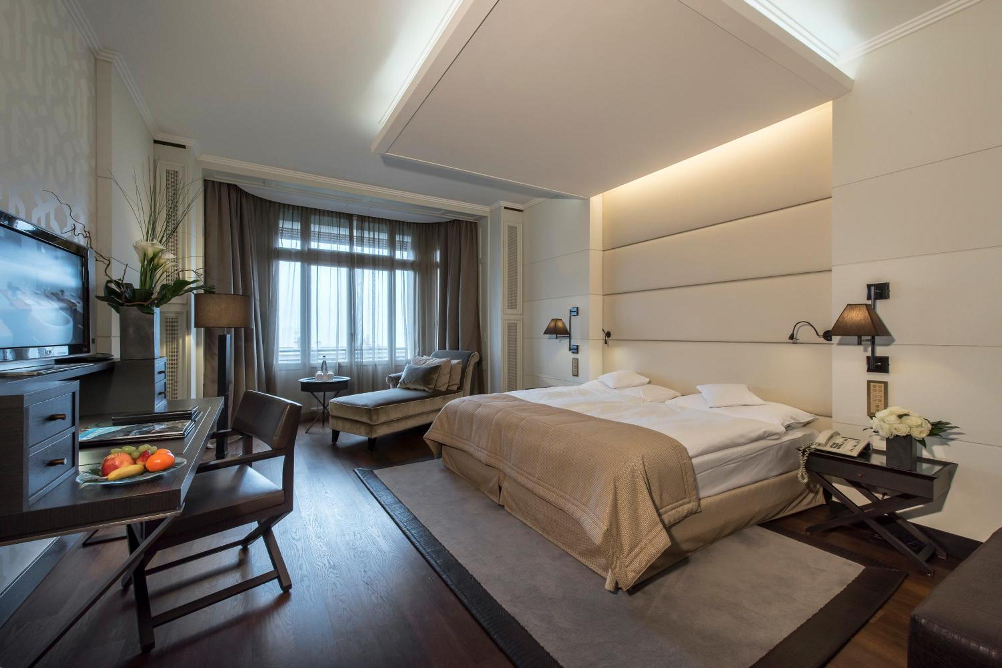Deluxe Double or Twin Room Lake View