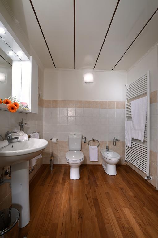 Double Room with Private Bathroom,330834718:JPEG