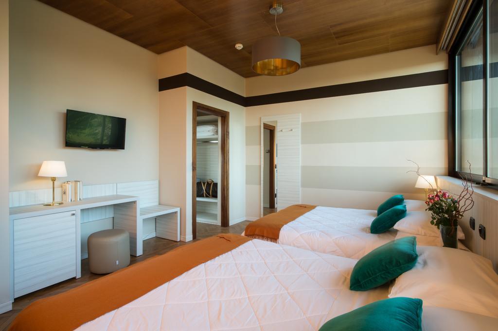 Quadruple Room,396126762:JPEG