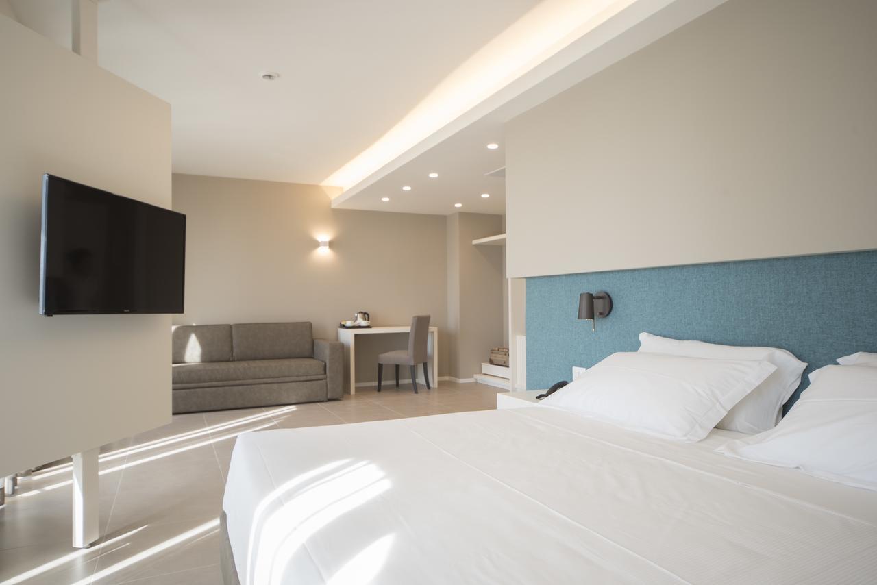 Superior Double Room,665541303:JPEG