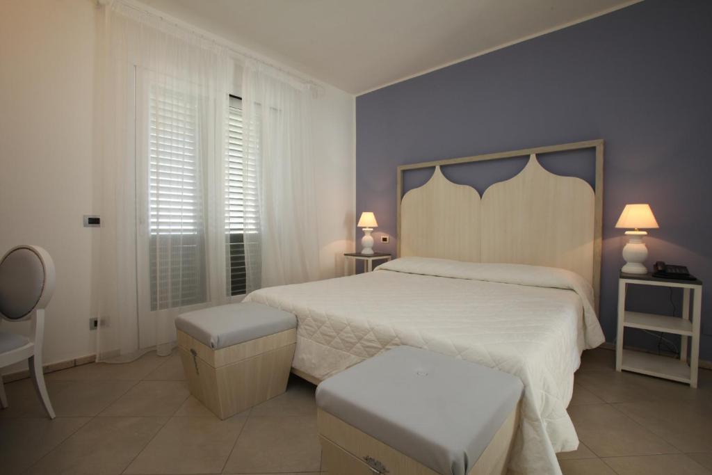 Classic Double Room with Sea View,64503607:JPEG