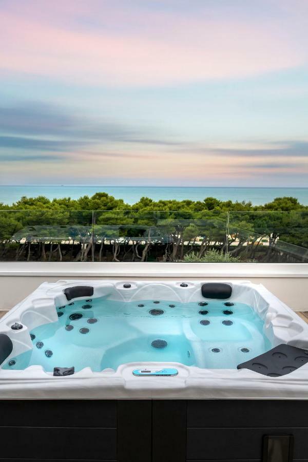 Suite with Private Pool,1084780111:JPEG