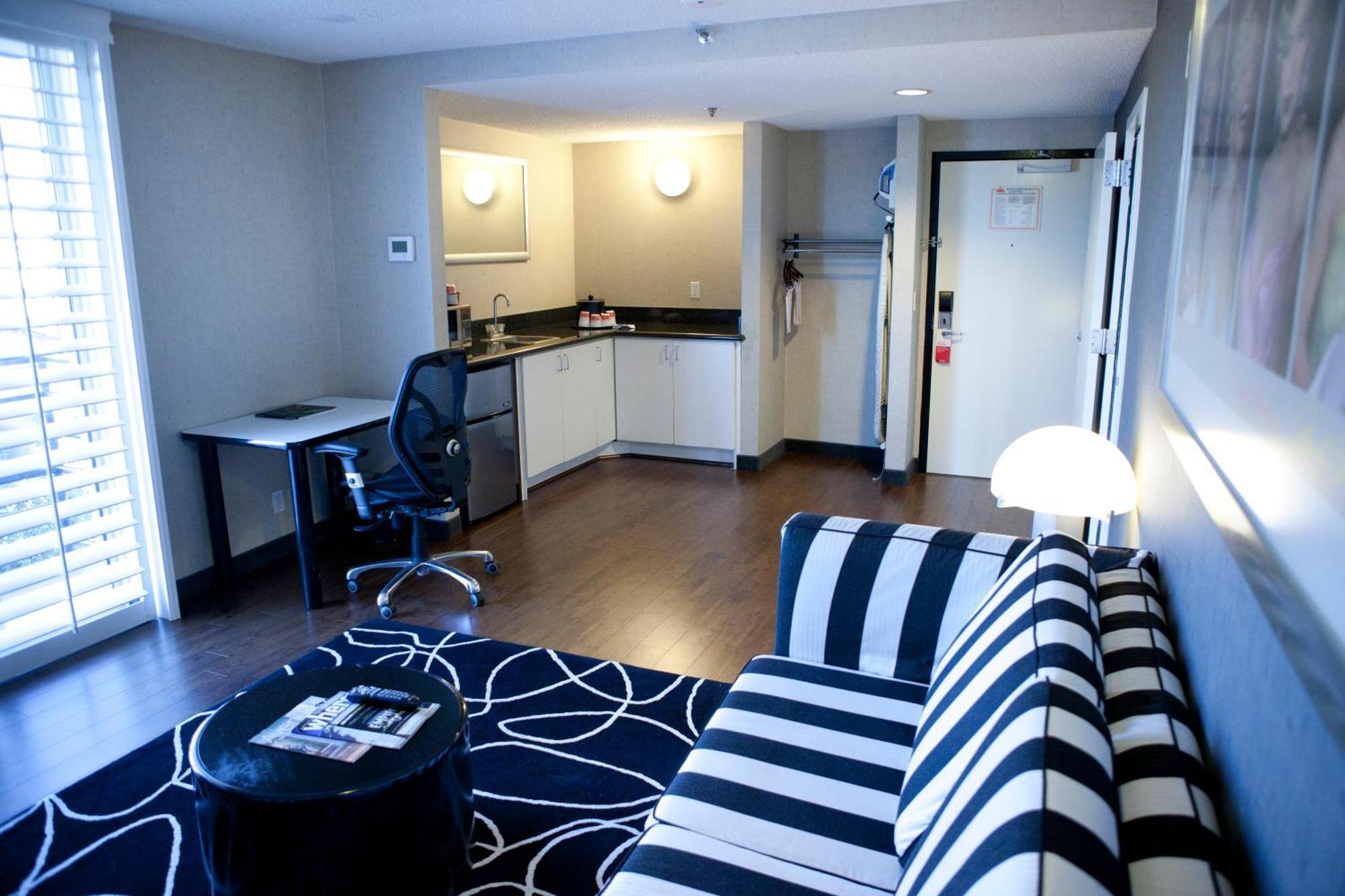 One-Bedroom Suite Two Double Beds Non-Smoking,679871283:JPEG
