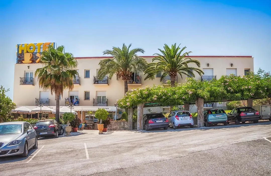 Hotel Al-Andalus-1