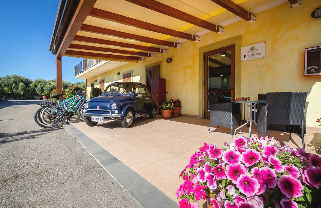 La Terra Dei Sogni Country Hotel-1