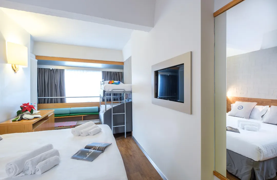 Th 1400 Hotel-1