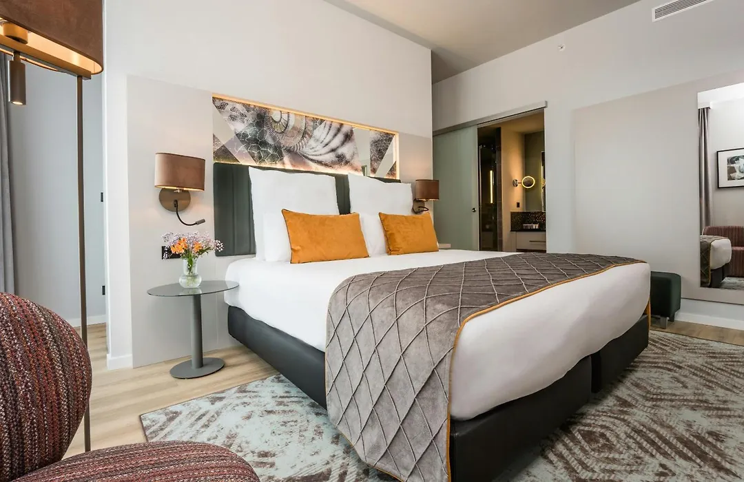 Leonardo Royal Hotel Barcelona Fira-1
