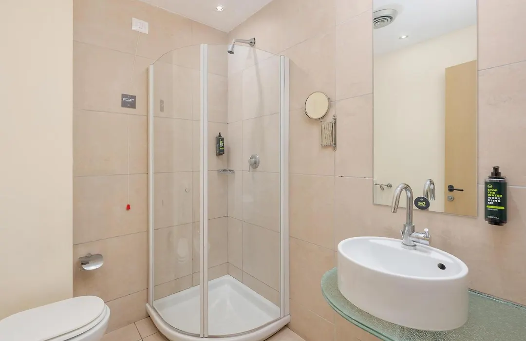 B&B HOTEL Calenzano First-1