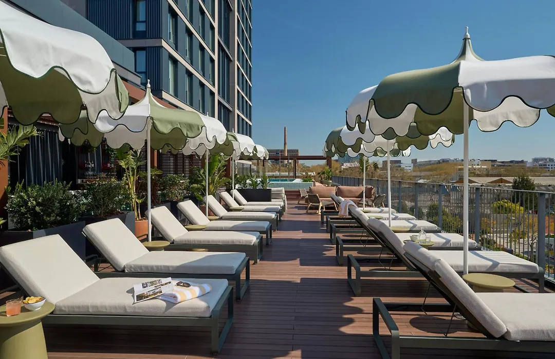The Social Hub Barcelona Poblenou Extended Stay-1