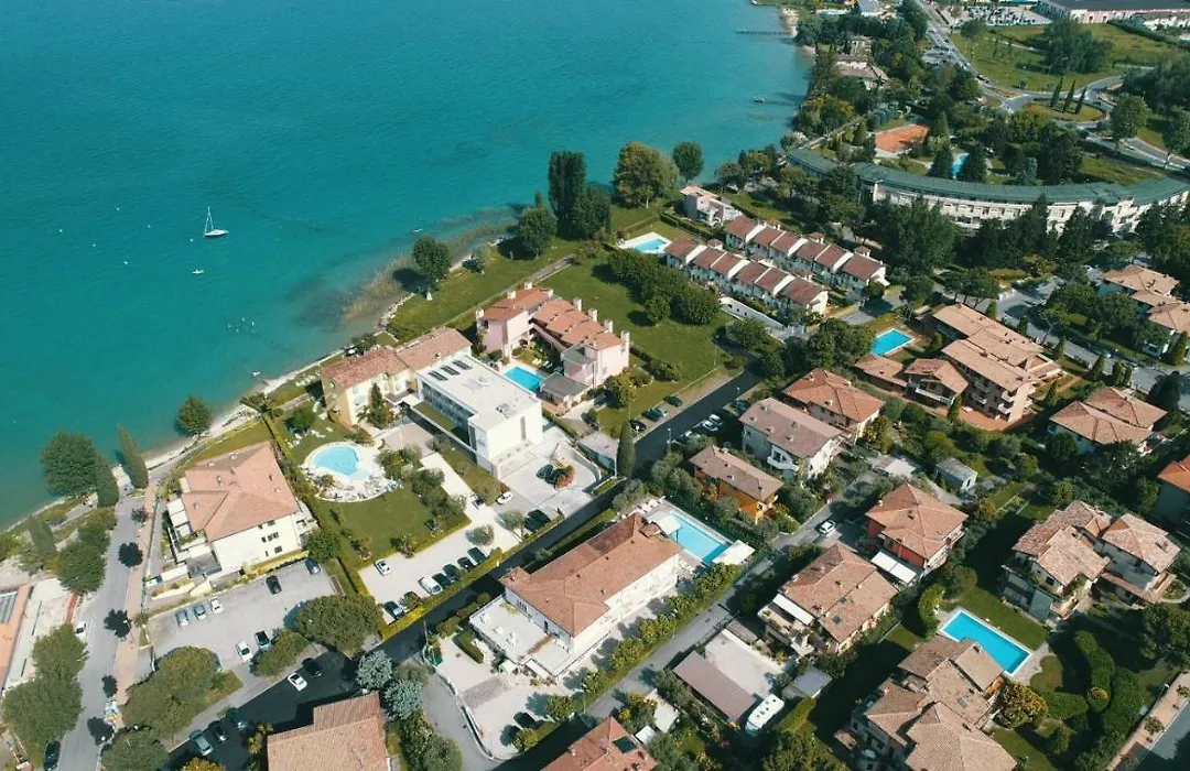 Residence Poggio Al Lago-1