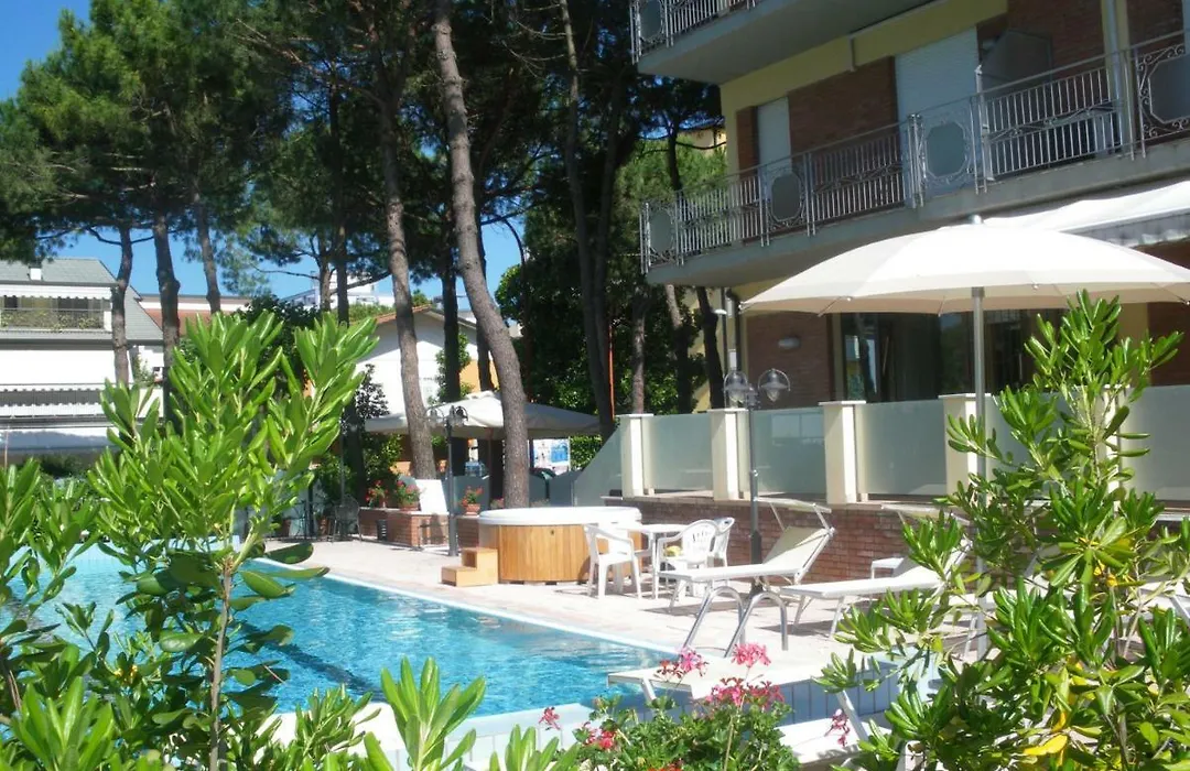 Hotel Ascot-1