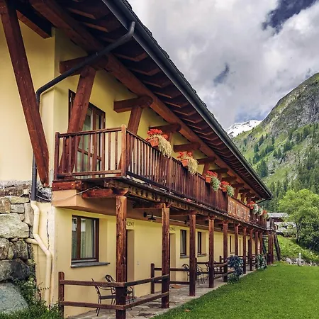 Chalet Du Lys Hotel & Spa-3