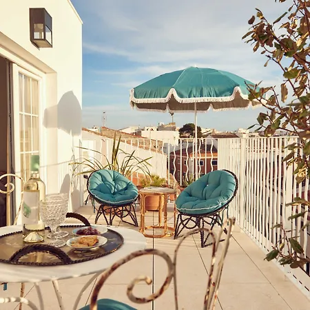 Cristine Bedfor Mahon Boutique Hotel-3