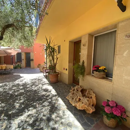 Hotel Villa Canu-3