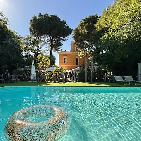 Villa Meraville Guest House-3