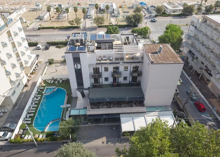 Hotel: Ferretti Beach Hotel