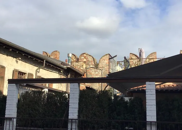 Albergo economico: A due passi da Giulietta-Casa Montecchi