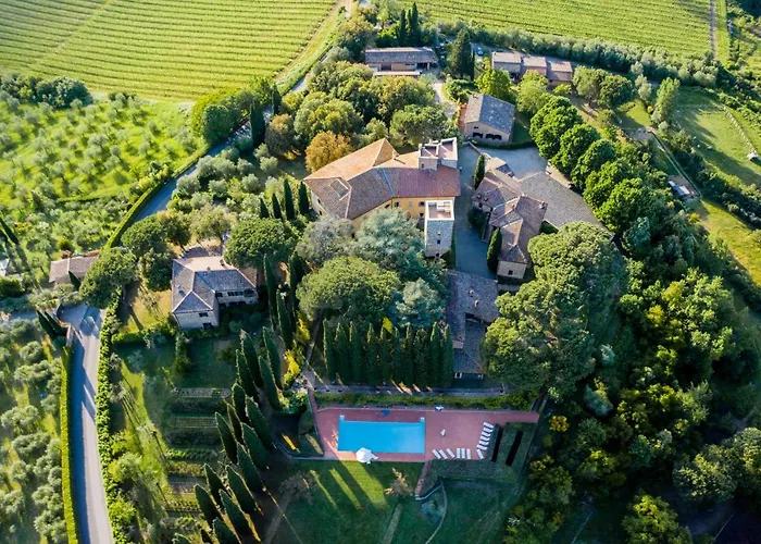 Hotel con tennis: Borgo La Torre alle Tolfe