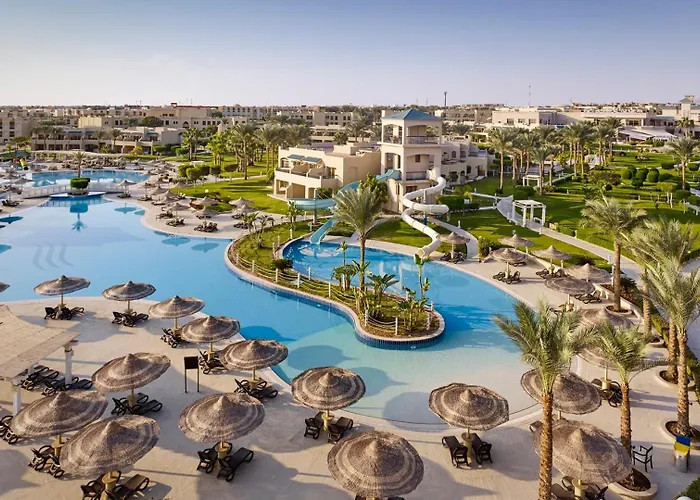 Coral Sea Holiday & Aqua Park