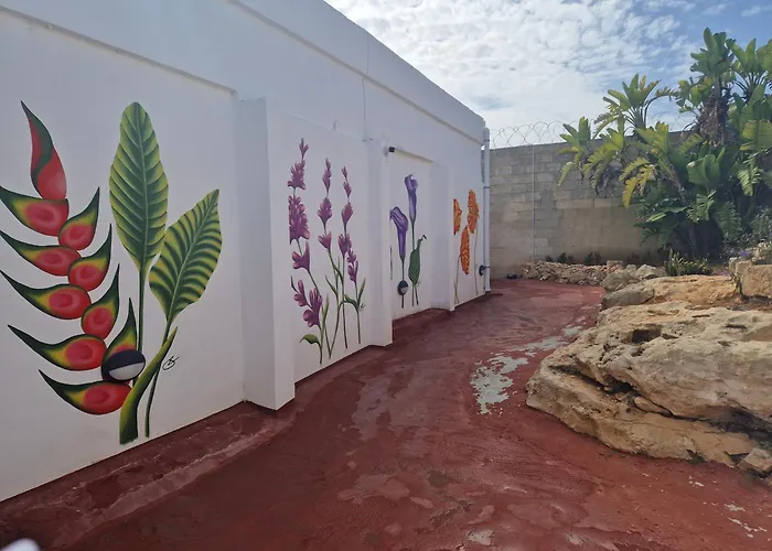 Cresta Beach Studios