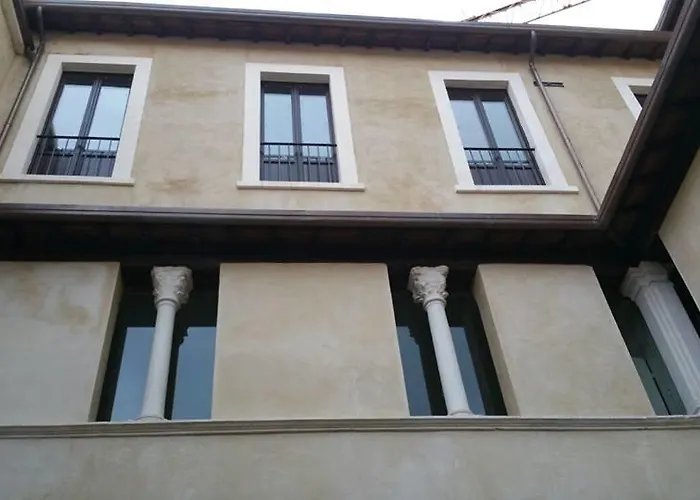  Il Vicoletto
