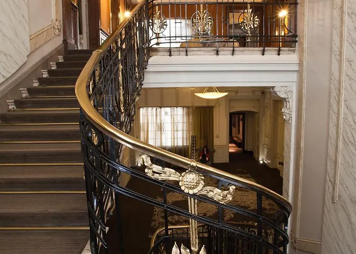 Resort: Savoy Hotel