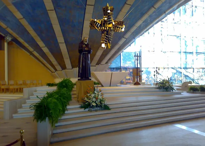 Hotel e Appartamenti La Solaria con parcheggio gratuito a soli 450 MT dalla nuova Basilica di Padre Pio