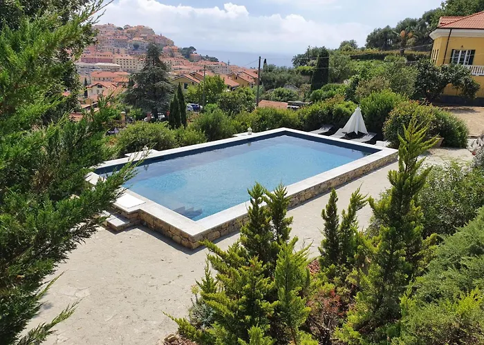 Villa con piscina: Villa Caterina