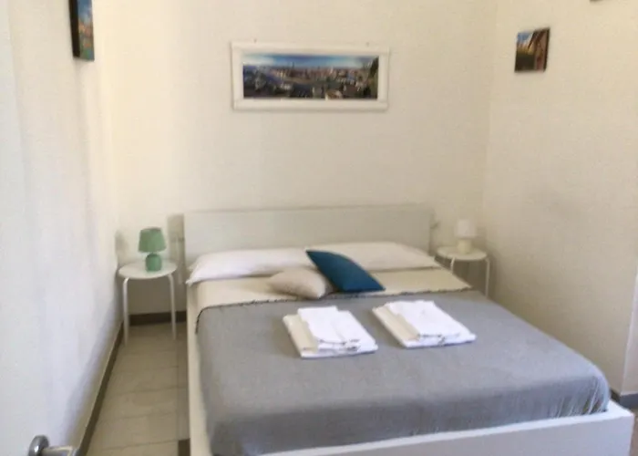 Albergo economico: A due passi da Giulietta-Casa Montecchi