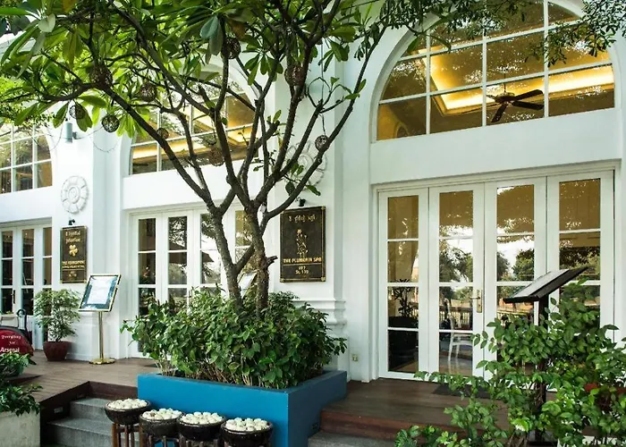 The Frangipani Living Arts Palace Hotel