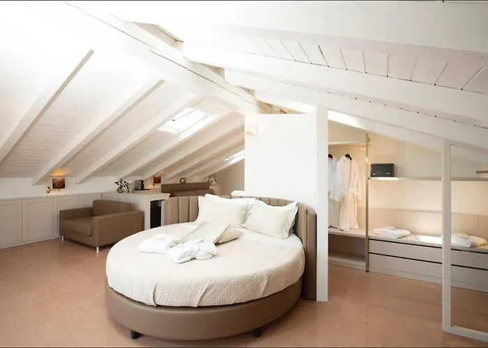  Lady Mary
