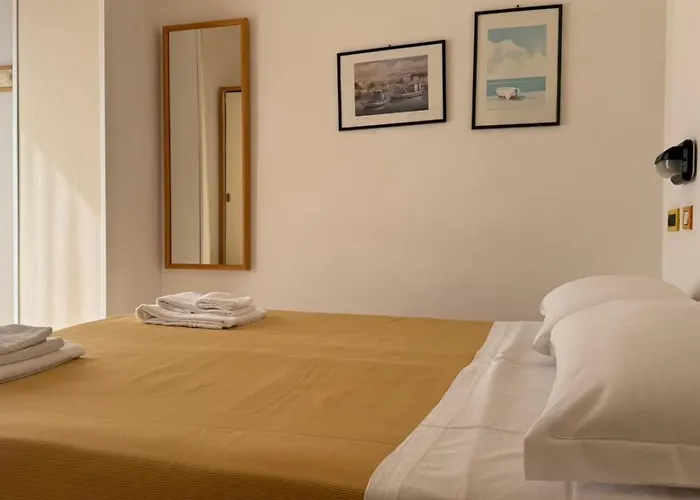 B&B: Hotel Ambassador Room Only - Self Check-In