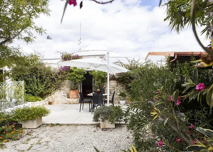 Trullo Bouganville