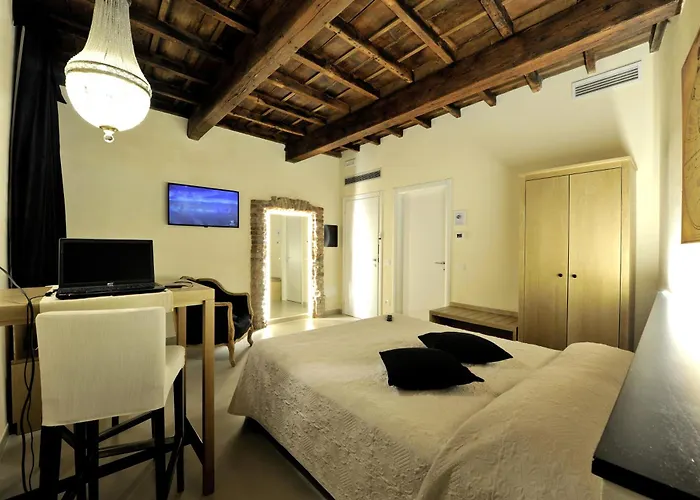 B&B: Studio 27