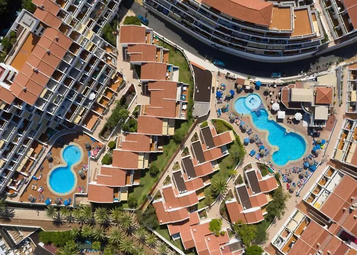 Apartamento De 2 Dormitorios Con Piscina En Costa Adeje