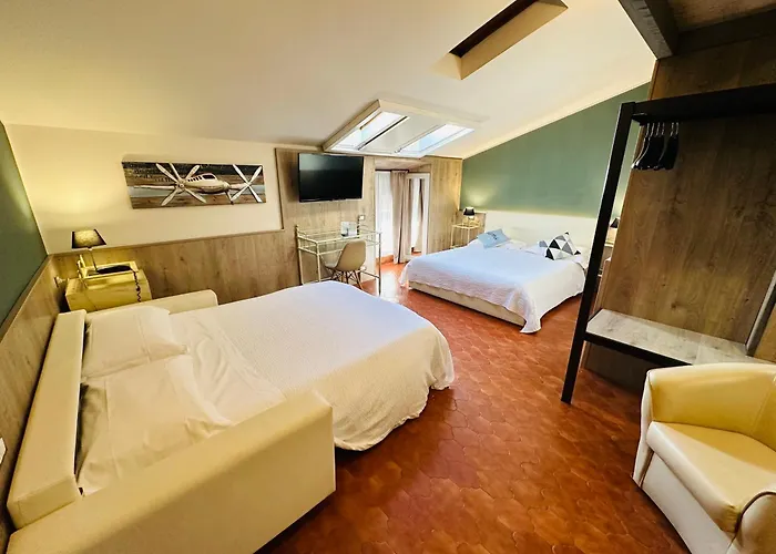 Hotel Ping Pong: Hotel Italia